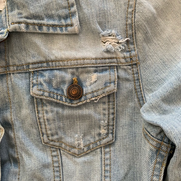 Melville Distressed Jean Jacket - Picture 3 of 6